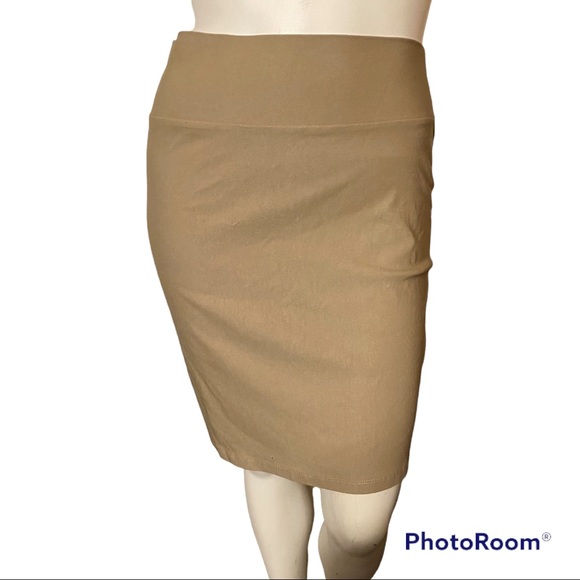 Dresses & Skirts - Plus size tan skirt with split in back size 1X
